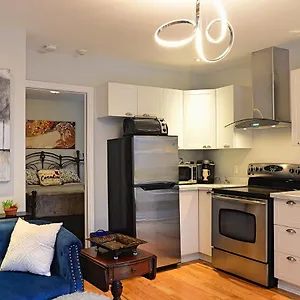 Appartement Downtown Executive Retreat With Private Balcony Near Bank Street - Sleep Max 2